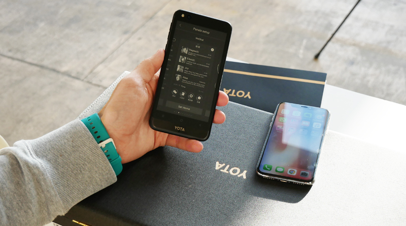 YotaPhone 3