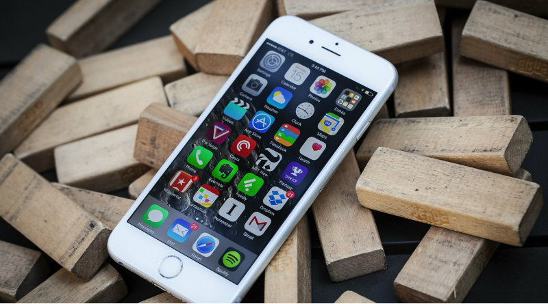 iPhone | Фото: The Verge