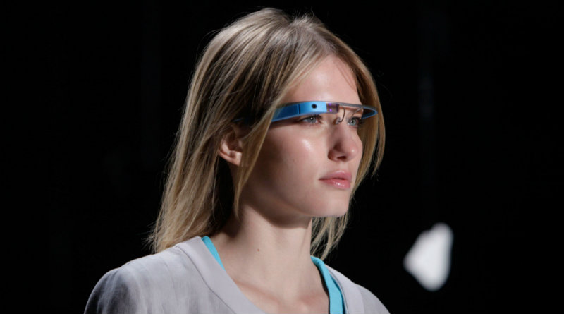 Google Glass | Фото: https://qz.com