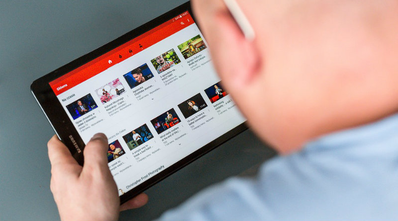 YouTube на планшете | Фото: pixabay.com