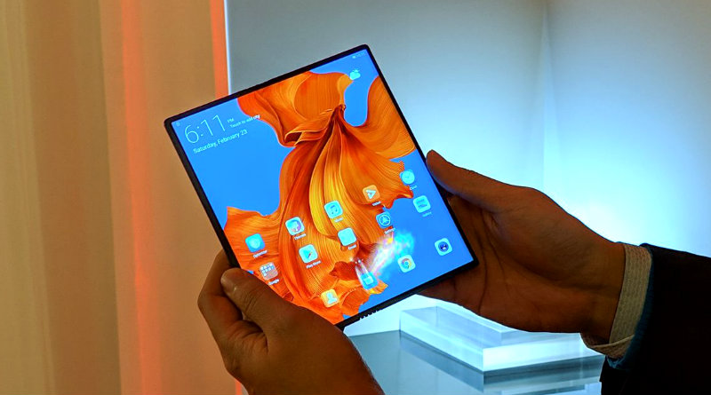 Huawei Mate X фото: The Verge