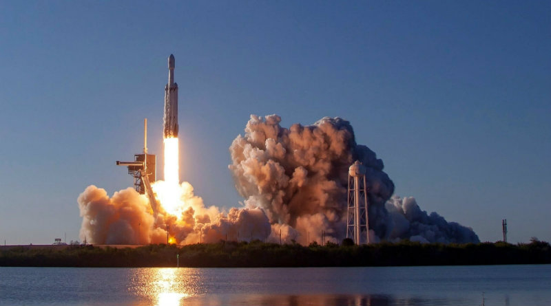 Falcon Heavy | Фото: VC.ru