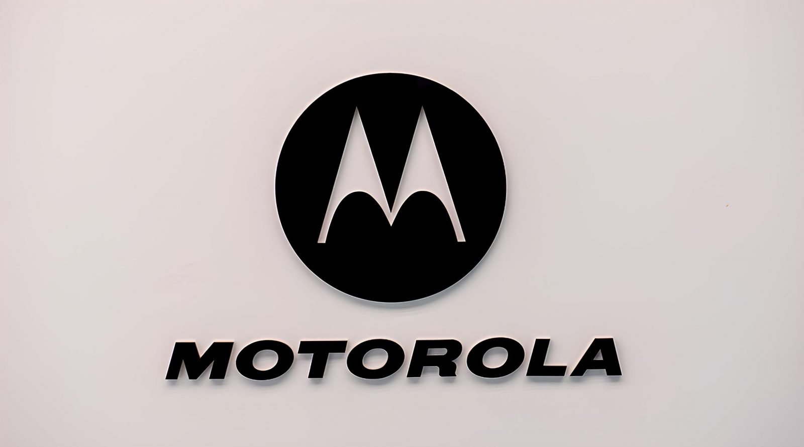 motorola-gotovitsya-predstavit-svoj-pervyj-noutbuk