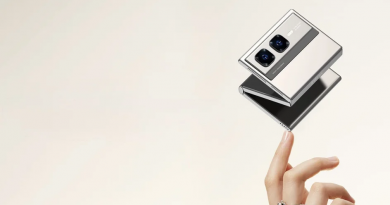 trojnoi-flip-smartfon