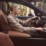 lm23_b_gravity_8r0a9099_driver-front-cabin-cid-ui_large